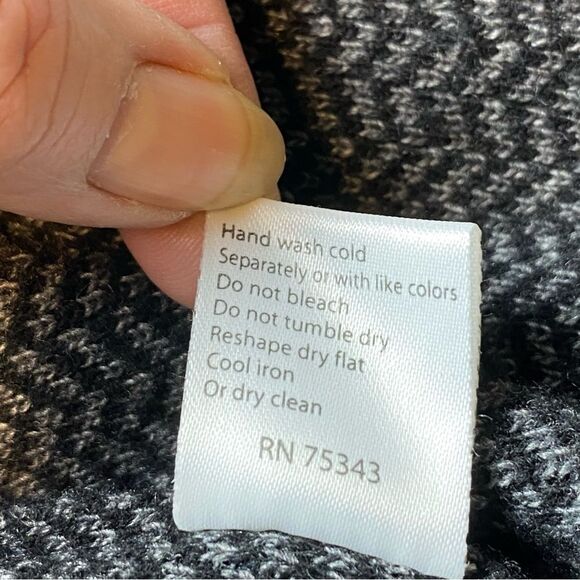 Benedetto B Black and Gray Herringbone Merino wool Blend Cardigan - Picture 5 of 11